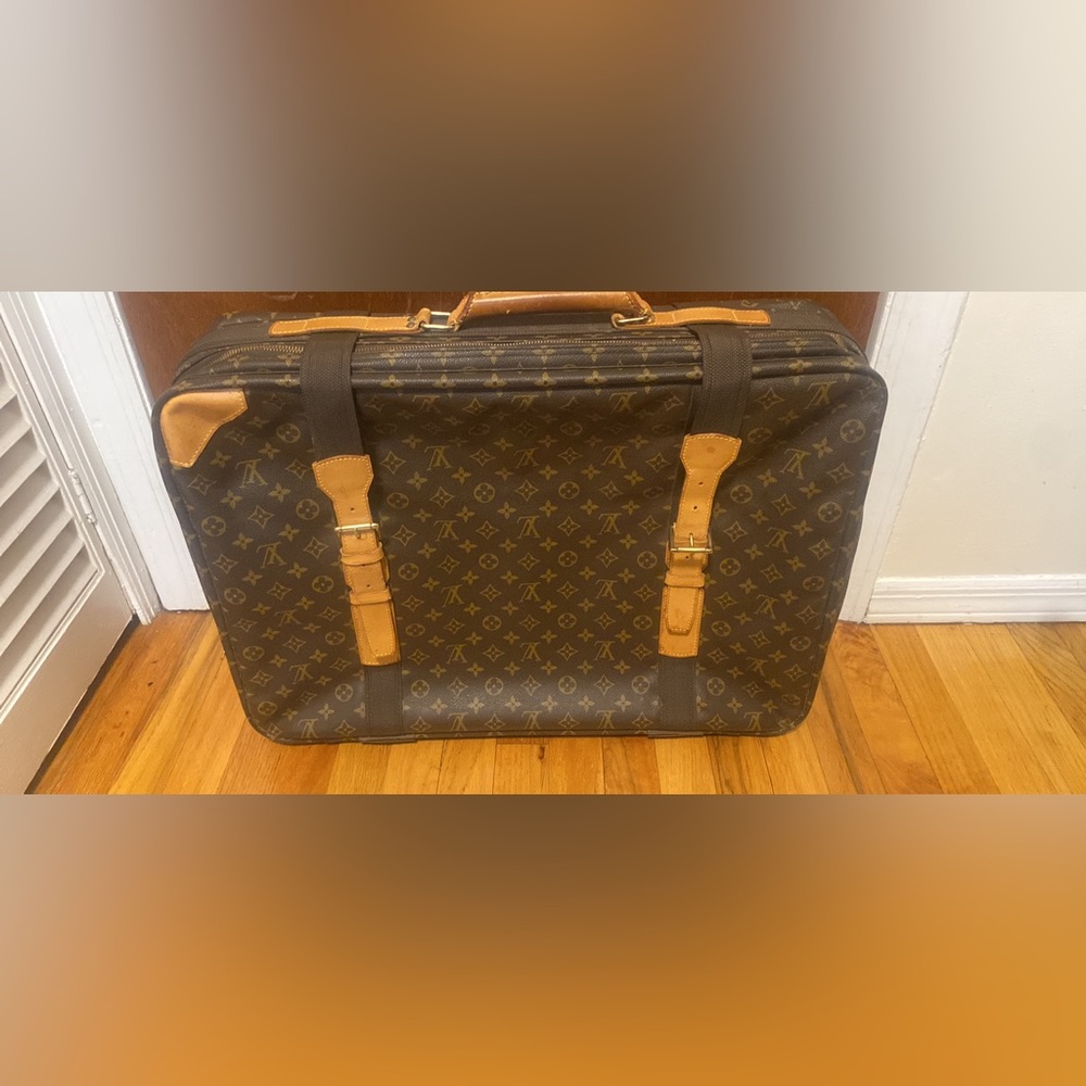 Louis Vuitton suitcase satellite 60